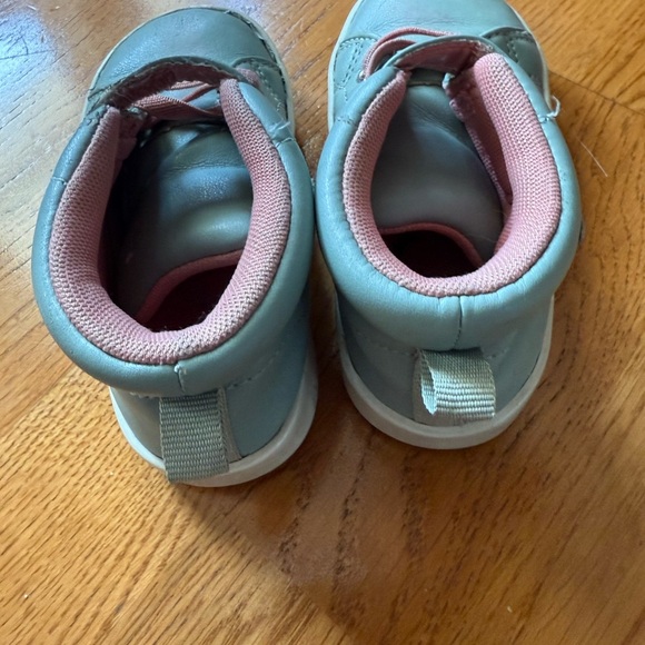 Toddler Green and Pink Shoes - Picture 3 of 5